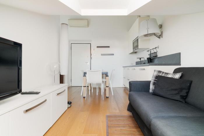 GuestHost - Darsena Bright Apartment Milan