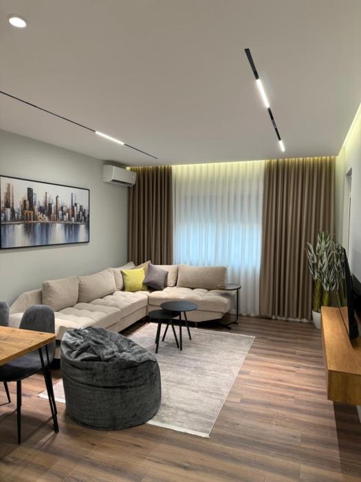 Luxe Aura Apartment