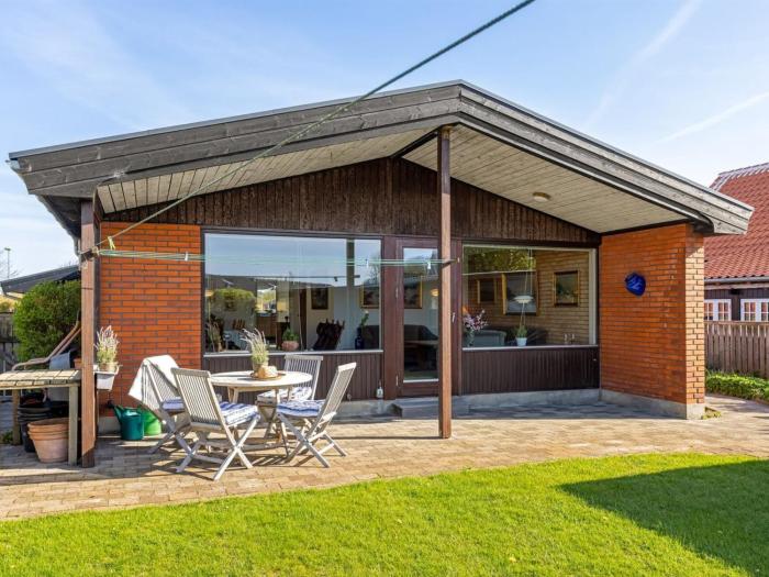 Holiday Home Sune - 800m from the sea by Interhome