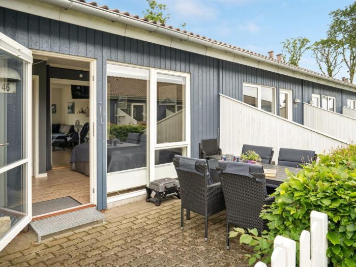 Apartment Ala - 80m from the sea by Interhome