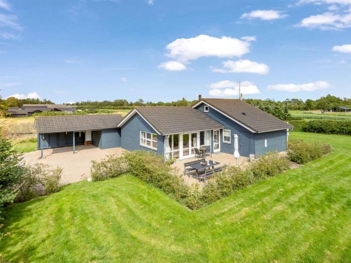 Holiday Home Lari - 600m from the sea by Interhome