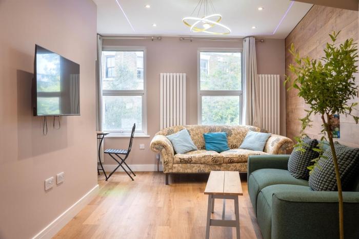 Spacious 2BR, Fast Trains - Calm South London Stay