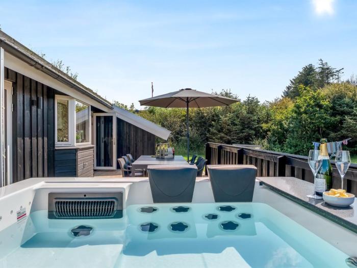 Holiday Home Ilya - 1-7km from the sea by Interhome