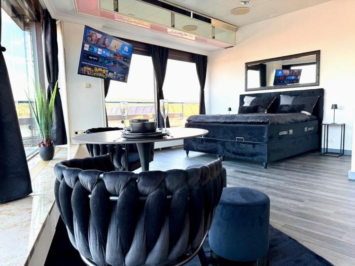 Deluxe Penthouse Suite zentral mit Goldstadtblick