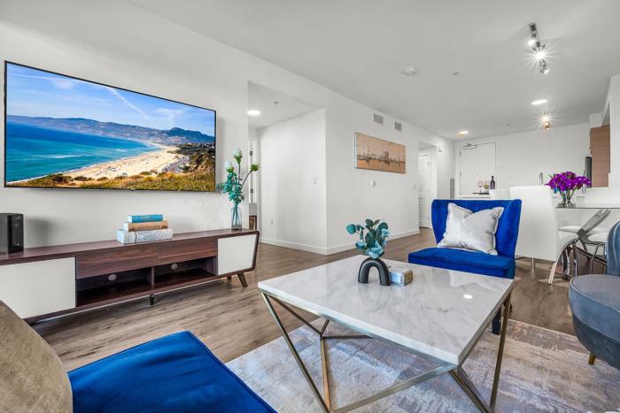 Luxury by the Beach with Pool, Gym, Game Room