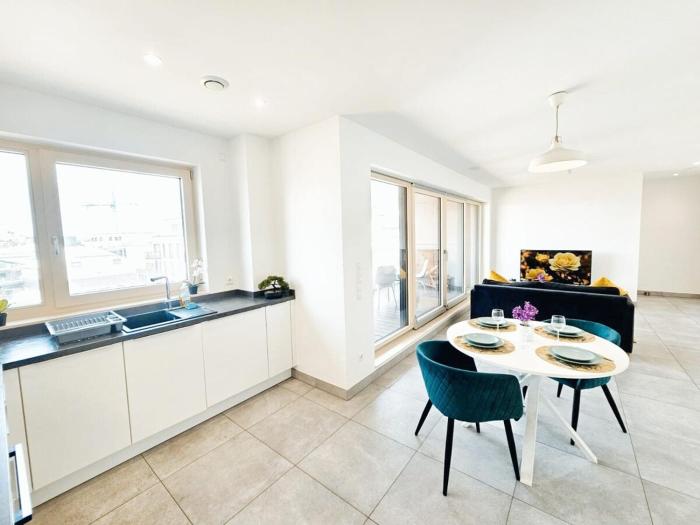 Urban retreat flat with terrace and parking