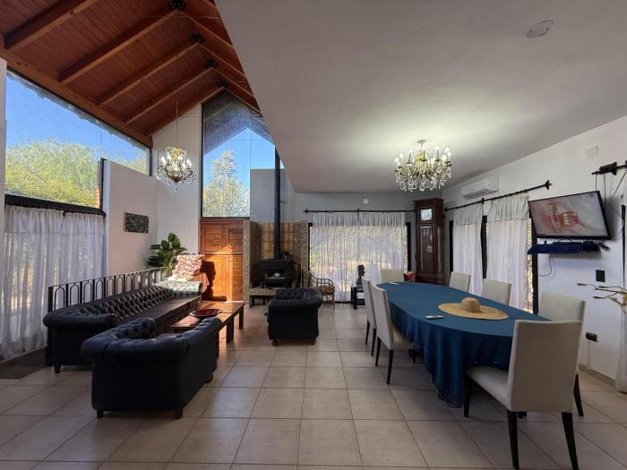 Amplia casa en 1 hectarea a 20 min del estadio