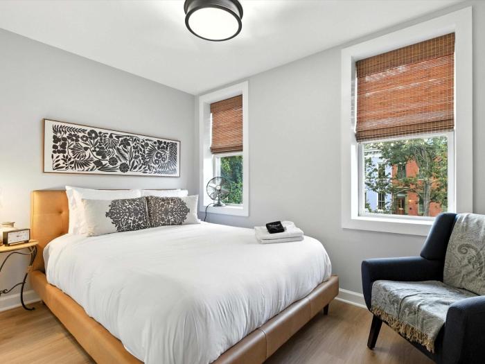 Capitol Hill Retreat Modern 2BR - Private Patio