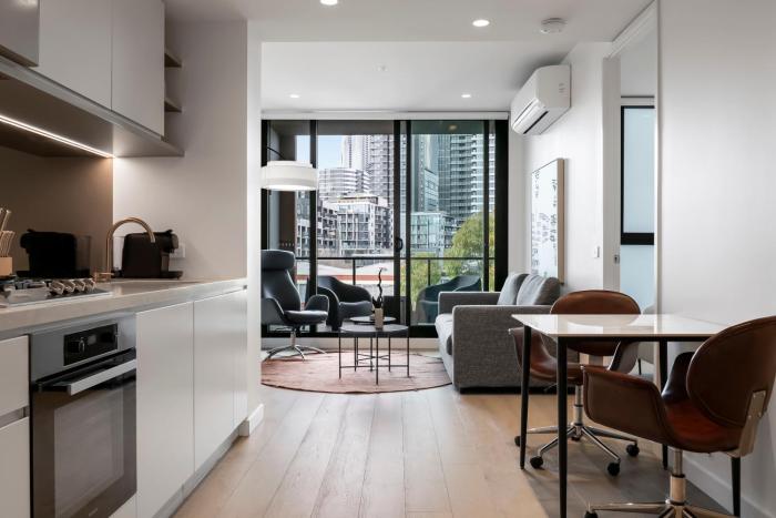 Marker Stunning Space Near Southern Cross CBD