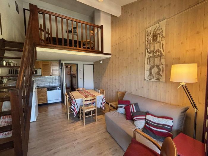 Appartement spacieux 2 pièces avec mezzanine à 100 m des pistes - FR-1-297-352