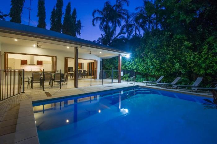 Footsteps to Four Mile - Port Douglas