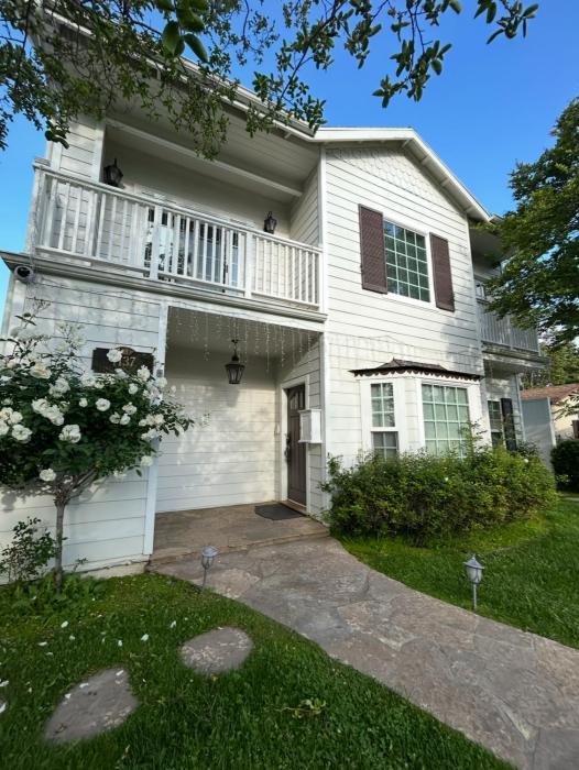 Private room in guest house - Mini Mansion