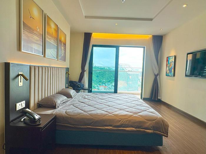 Chic Ha Long Studio Bay, City & Mountain Views