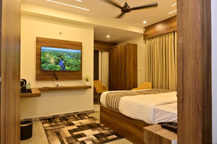 Hotel Noble Nook, 100 Ft Road, Indiranagar