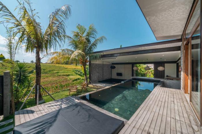 Ricefield view 3BR designer Villa 1 min from beach