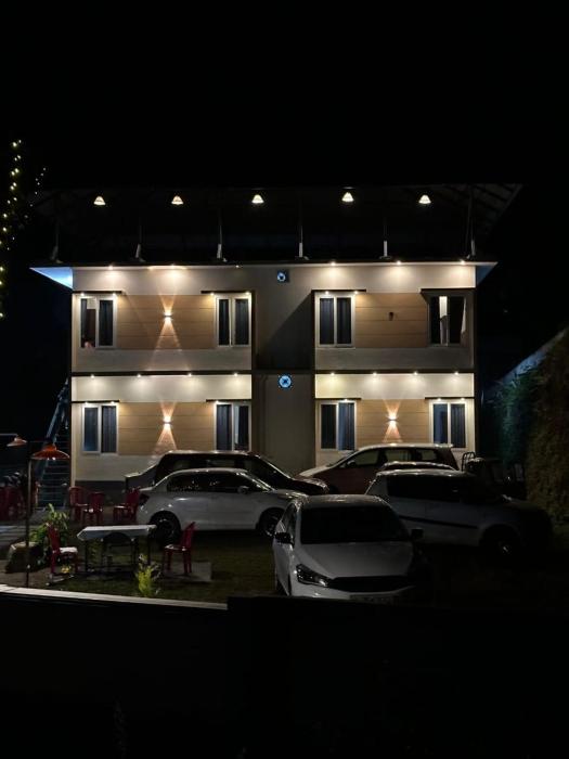 Palozhukumpara waterfall resort