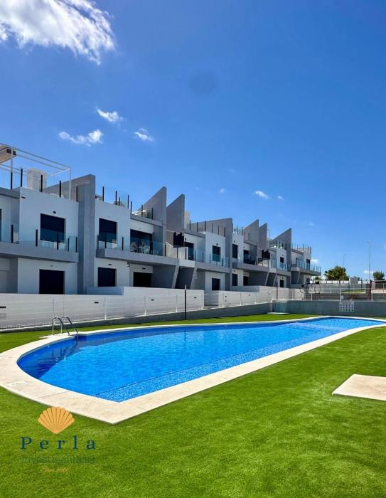 Stunning 2- Bed Flat in San Miguel