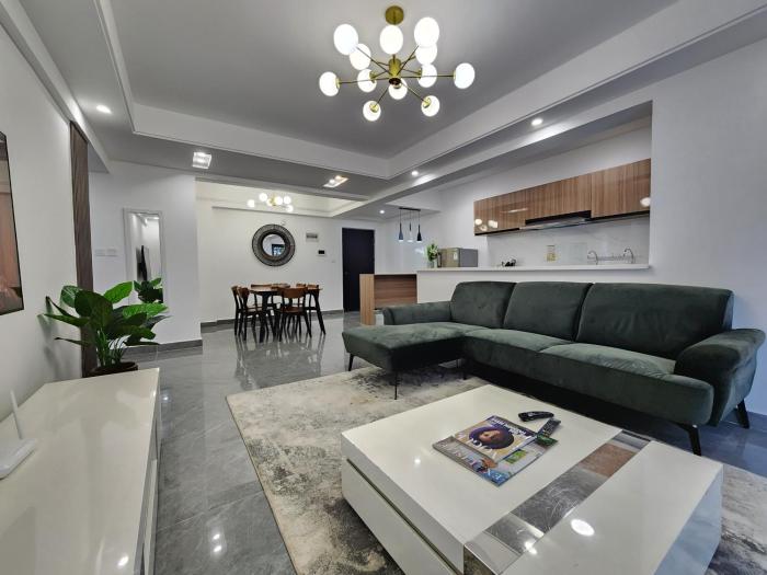 Cozy and homely 2-Bedroom Furnished Suite near Riverside square at Winchester Gardens Riverside Drive