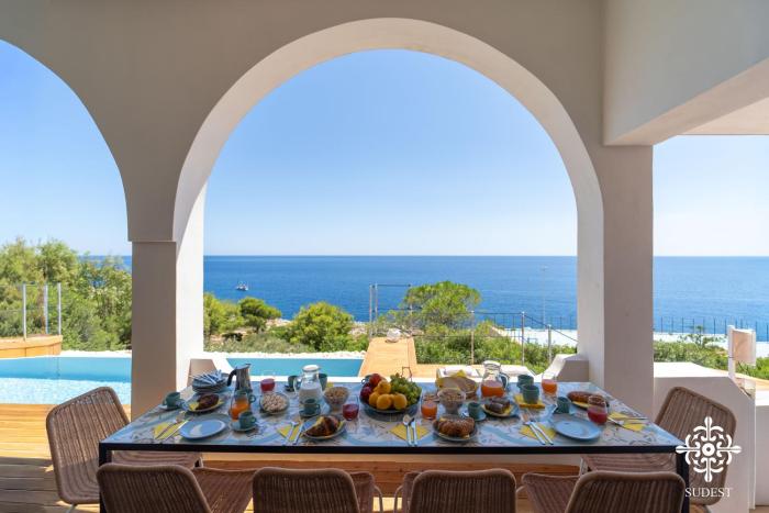 Villa Horama - Waterfront with Infinity Pool