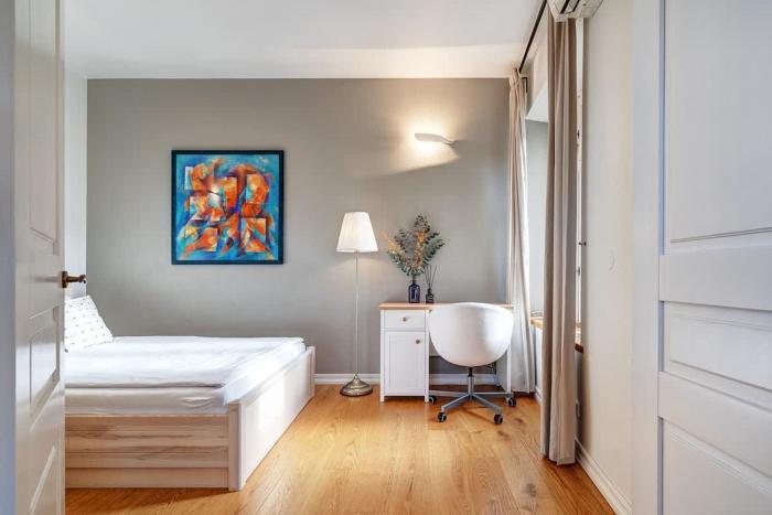 Domillion 2bdr Bright&Colorful old town apt Z35