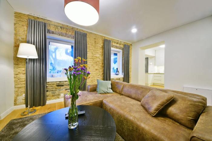 Domillion old town duplex 14ppl free parking L4D