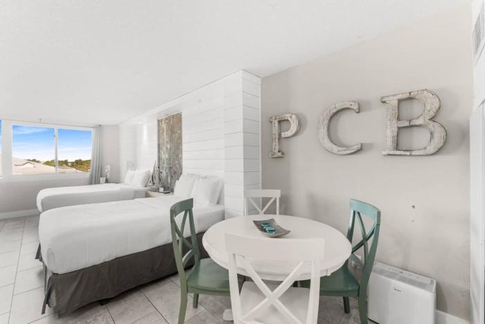 Top of the Gulf 506 Beachfront & Free Beach Chairs