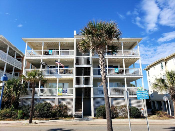 Pelican Point Condos by Tybee Vacation Rentals