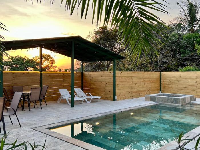 Casa Blanca Manuel Antonio B1, Central, Pool, Gated