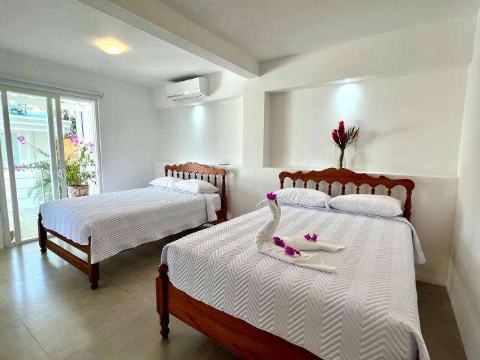 Casa Blanca Manuel Antonio A1, Central, Pool, Gated