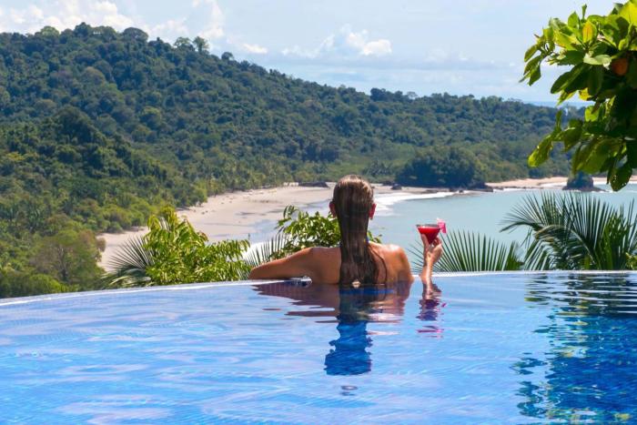 Villa Vigia, beach views, 3 acres of privacy and tons of wildlife