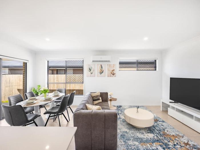 Bright Serenity Family Comfort near Parks and Shops