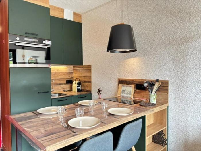 Appartement cosy aux pieds des pistes avec piscine et tennis, proche du centre des Gets - FR-1-623-193