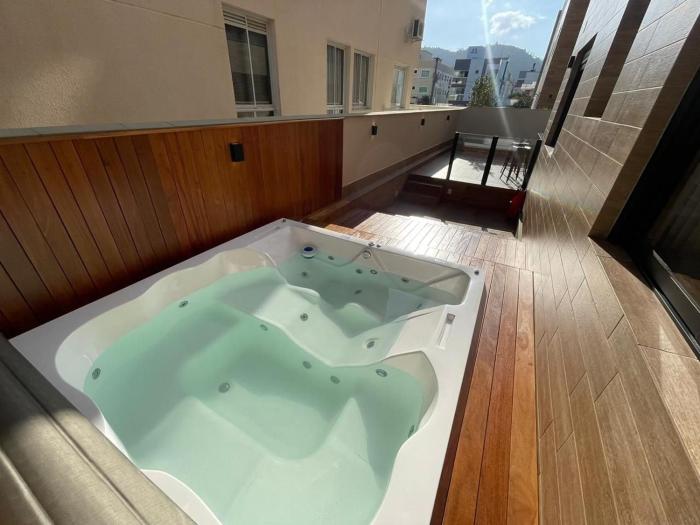 Cód 27 · Apartamento térreo com Jacuzzi