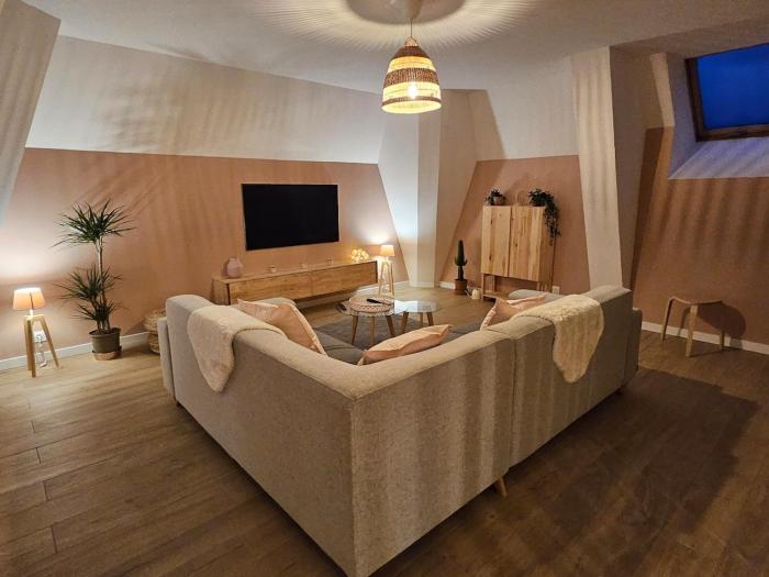 Proche Valenciennes - Appartement cosy 80 m2 dans dépendances château