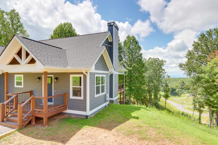 Cozy Blue Ridge Cabin: Game Room & Mountain Views