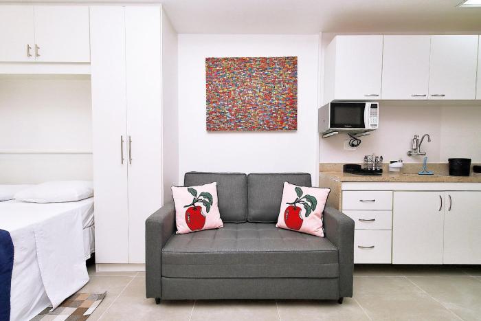 Studio com garagem gratuita em Copacabana perto da praia C059