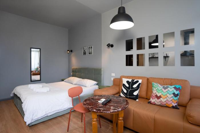 Compact studio chic design