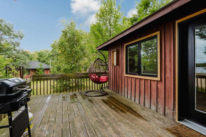 2-Bedroom Cottage #2 - Sand Bay