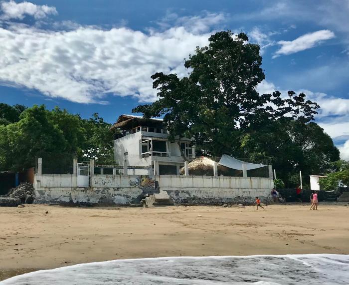 Apartamento de lujo arriba de la playa con acceso directo al mar