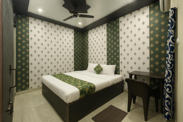 HOTEL SHIVAYY MAJESTIC - BHU Sundarpur Road 3km from KASHI VISHWANATH TEMPLE