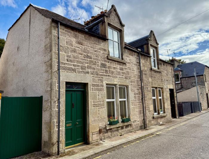 Rosebery House with private garden in quiet area of city centre