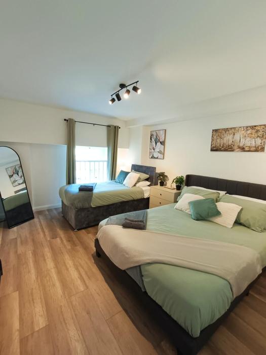 Luxury 2 Bedroom Apartment in Old Town Swindon