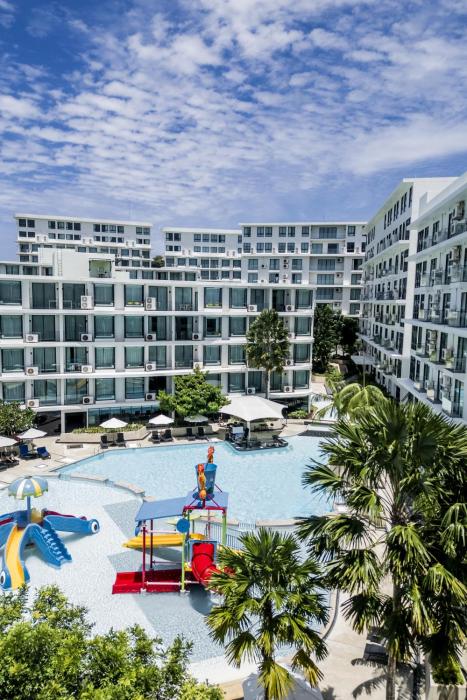 Bright 41 m² Condo Pools Beach Shuttle S6502