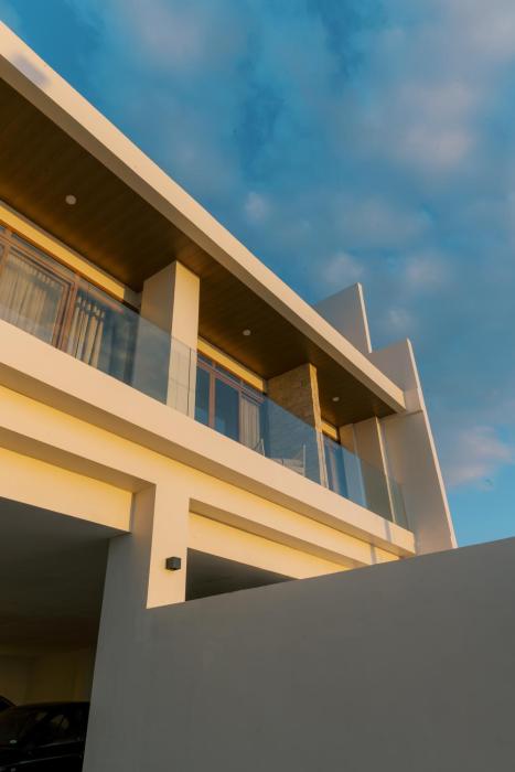 Palms La Beachfront Suites