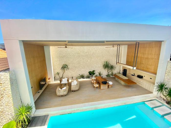 3BR Modern Villa Cemagi