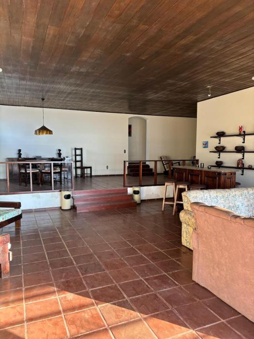 Magnífica Chácara com Fundo para a Represa