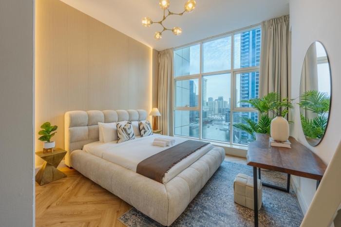 Exceptional 2BR with Marina Waterfront View