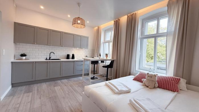 Stylish Studio on a Historic & Trendy Street