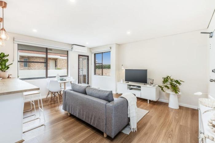 2BR Cronulla Water Views & Free Parking