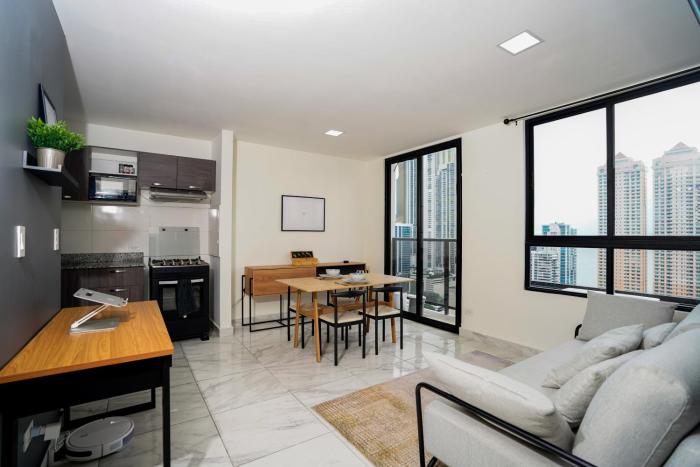 1BR Amazing sea view in Calle 50